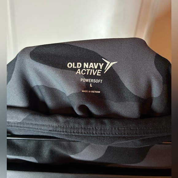 Old Navy | Powersoft Leggings & Top in Black/Gray Camo Activewear Set Size Large - Picture 6 of 10